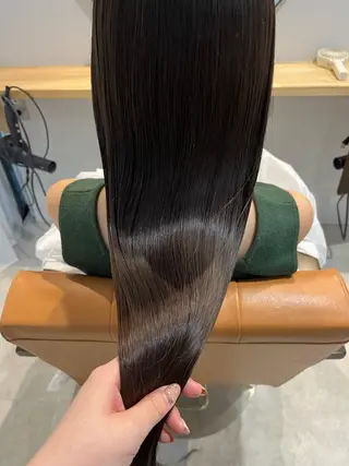 ロング ブリーチなしカラー ダブルカラーエクステのヘアスタイル