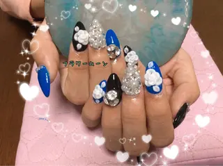 ネイル フラワー ムーンのネイルデザイン