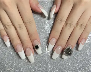 ネイル VIERU 🌈🎀💖のネイルデザイン