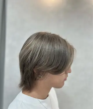 カラー トガシ マリナのヘアスタイル