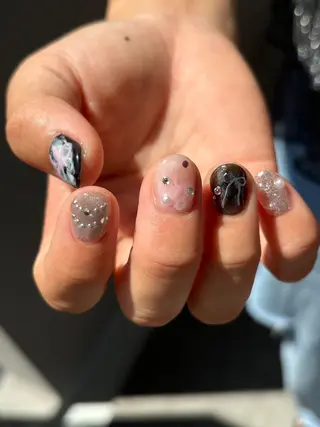 ネイル SALON VILLAGE Aoyama 2nd.所属・堀川 祐里のネイルデザイン