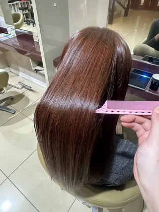 カラー 川本 桃華のヘアスタイル