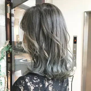 ミディアム カラー 村上 遥香 店長スタイリストのヘアスタイル