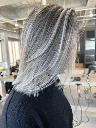 ショート カラー 井上 一平のヘアスタイル