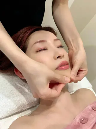 小顔コルギSalon de ETULEのエステ・リラクイメージ