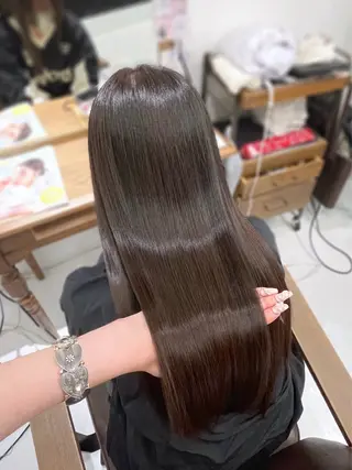 ロング 赤みなしカラー/梅田 /レイヤー/IORIのヘアスタイル