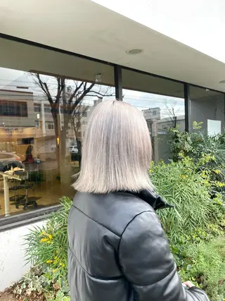 ミディアム ROZA germe所属・SHIO / ハイトーンカラーのヘアスタイル