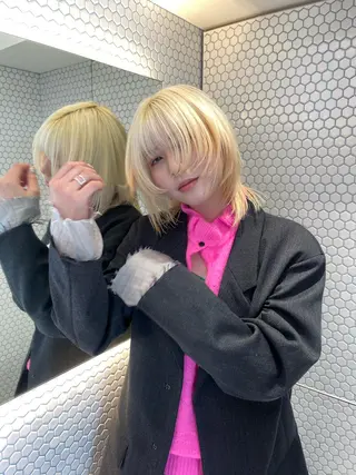 ショート カラー ⭐ハイトーンブリーチ ミルクティーピンクのヘアスタイル