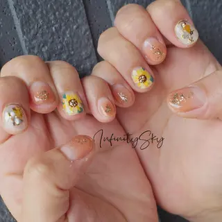 ネイル infinity skyのネイルデザイン