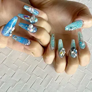 ネイル クレアトゥール華 都賀店所属・三橋 結菜のネイルデザイン