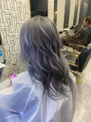 ロング カラー 瀧下 唯のヘアスタイル