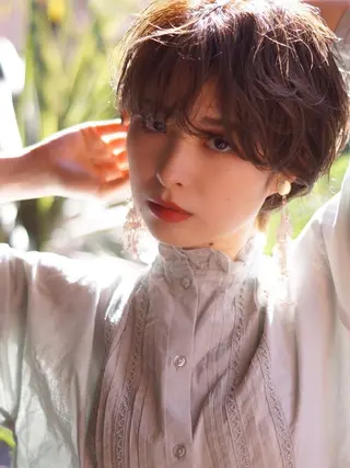 ショート カラー hoNua. 栄/透明感カラーのヘアスタイル