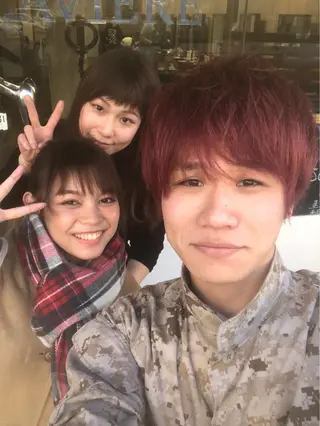 ミディアム カラー 360°キレイな ショートカットのヘアスタイル