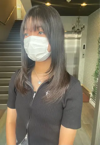 ロング 大久保 詩月のヘアスタイル