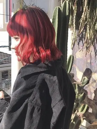 ショート qiie ワンカラー 黒染め　白髪染めのヘアスタイル