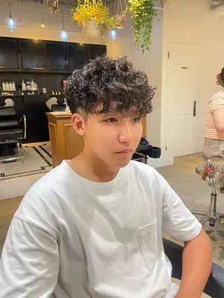 パーマ メンズ RIN／韓国ヘア レイヤーカットのヘアスタイル