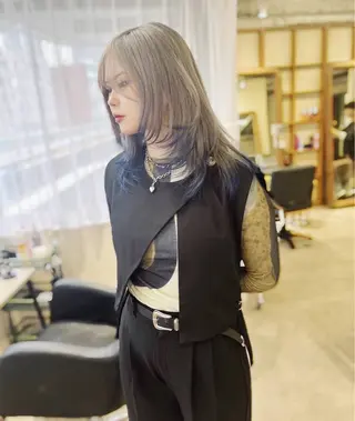 セミロング カラー Chere by azuri所属・Chere by azuriのヘアスタイル