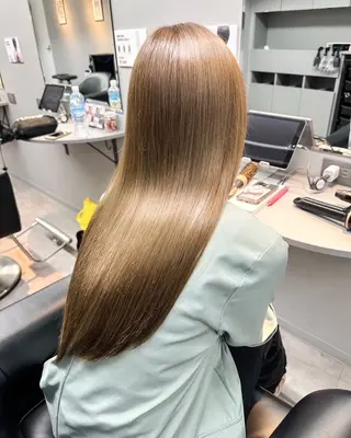 ロング アンルポン所属・unlepont 江坂[髪質改善]🪽のヘアスタイル