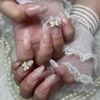 ネイル MINAMI໒꒱ Y2K、韓国ガーリーのネイルデザイン