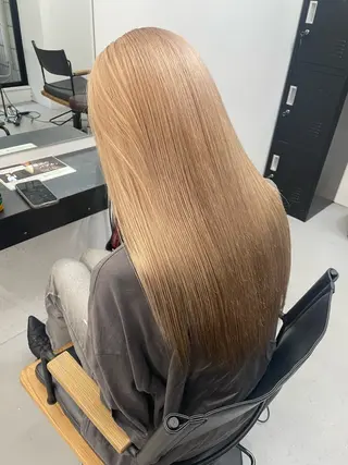 ロング カラー カットモデル/ ハイトーン/ゆうあのヘアスタイル