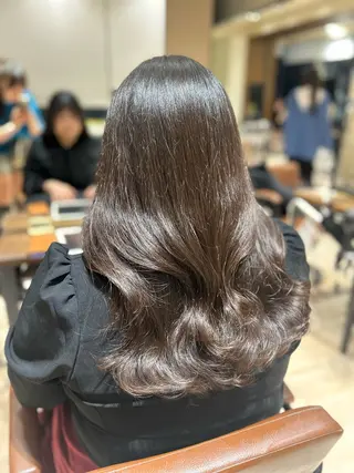 ロング パーマ 🎀大竹美侑／顔まわ りカット／レイヤーのヘアスタイル