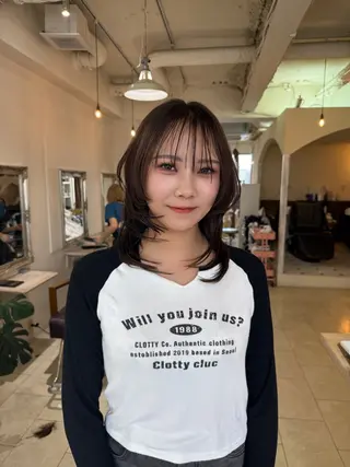 ロング Maho/海外 レイヤー/ハイトーンのヘアスタイル