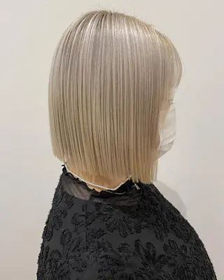 ショート カラー 石田 優菜のヘアスタイル