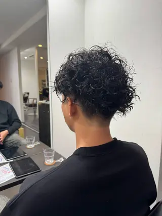 パーマ メンズ 日比 海夏太のヘアスタイル