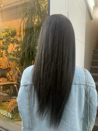 ロング カラー ヘアアレンジ Moana by HEADLIGHT所属・tomoka／ デザインカラー🌺のヘアスタイル