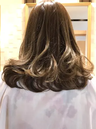 ロング カラー BIANCO北堀江 AKANEのヘアスタイル
