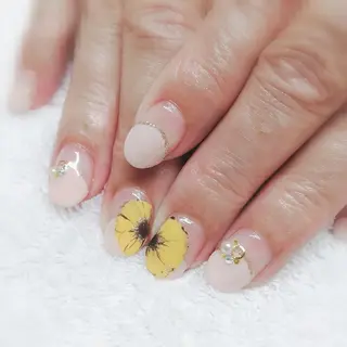 ネイル 柴崎 美幸のネイルデザイン