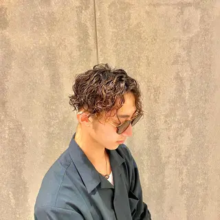 ミディアム パーマ WARREN・TRICOMI    NEW YORK所属・瀧野 翔吾【メンズ特化】のヘアスタイル