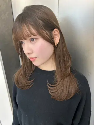 ミディアム AISA viewNAGOYAのヘアスタイル