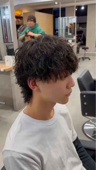 パーマ メンズ JADE -zero- with AKROS所属・JADE海璃 波巻きパーマのヘアスタイル