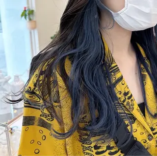 ロング カラー 安井 美咲希のヘアスタイル