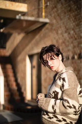 ショート カラー パーマ シンプル+αな デザインを 松崎陸のヘアスタイル