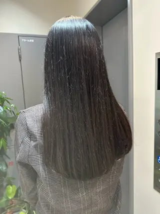 セミロング 縮毛矯正+モテカラー 🎀✨MIHOのヘアスタイル