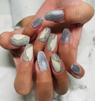 ネイル Mi-roomネイル 耳ツボジュエリーのネイルデザイン