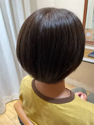 ショート カラー おもだか　がく /レディースカットのヘアスタイル