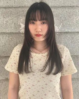 セミロング BRIST kitaのヘアスタイル