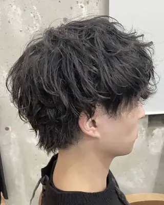 パーマ メンズ GANNI所属・Dawgs 三浦蓮華のヘアスタイル