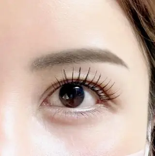 アイブロウ aka'aka （アカアカ）のマツエク・マツパデザイン