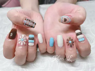 カラー ネイル 芦辺 香奈のネイルデザイン