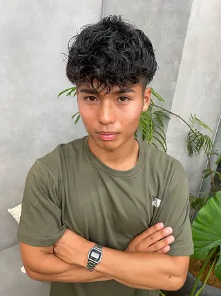 パーマ メンズ GOTODAYシェアサロン梅田店所属・まな カラー、メンズパーマのヘアスタイル