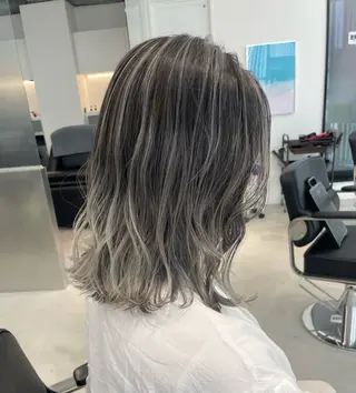 カラー ハイトーン✨ブリーチ ✨高田めぐみのヘアスタイル