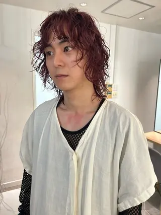 ミディアム カラー パーマ メンズ Loom.所属・村上雅人 ナチュラルモードのヘアスタイル