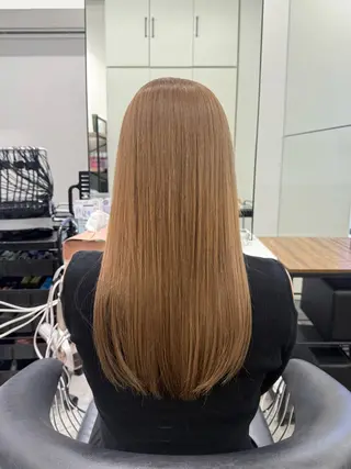 カラー NILLU所属・林 真依のヘアスタイル