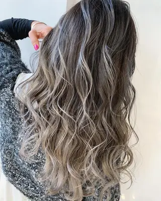 ロング カラー パーマ ヘアアレンジ 【公式】amble luxe池袋東口🩷のヘアスタイル