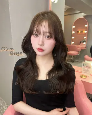 カラー Rina 透明感カラーのヘアスタイル