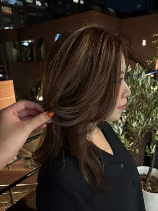 ミディアム ハイトーン/ ハイライト真柚🍨のヘアスタイル